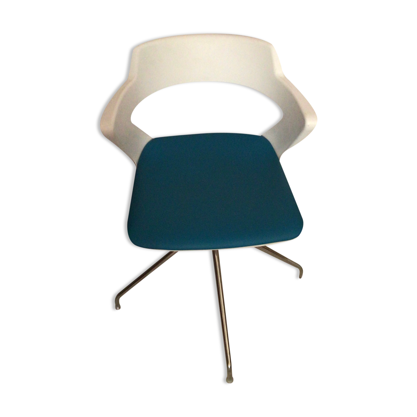 Kicca swivel chair by Kastel design