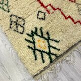 Handcrafted Moroccan Berber carpet 195 x 155 CM