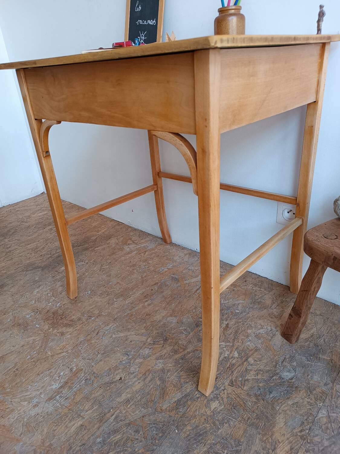 Baumann school desk