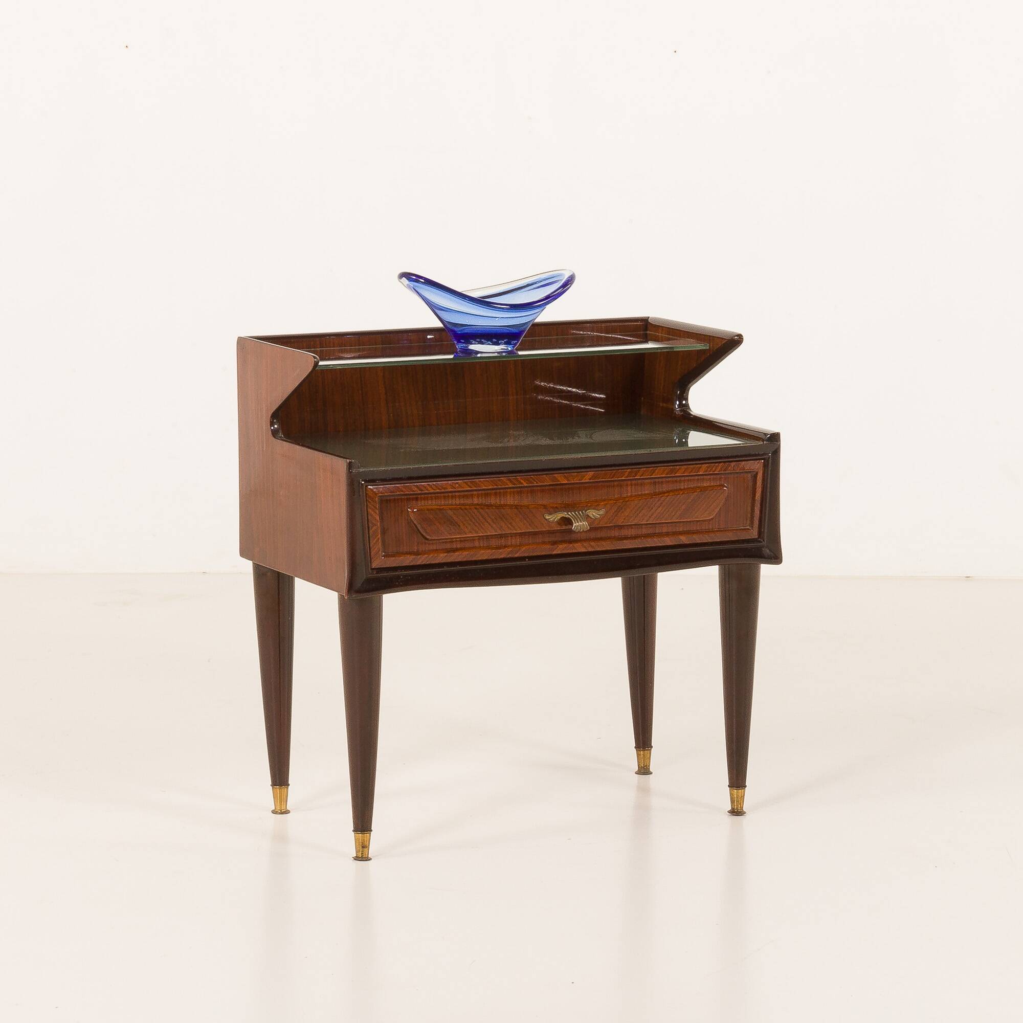 Italian mid-century side table in the style of Paolo Buffa, 1950s