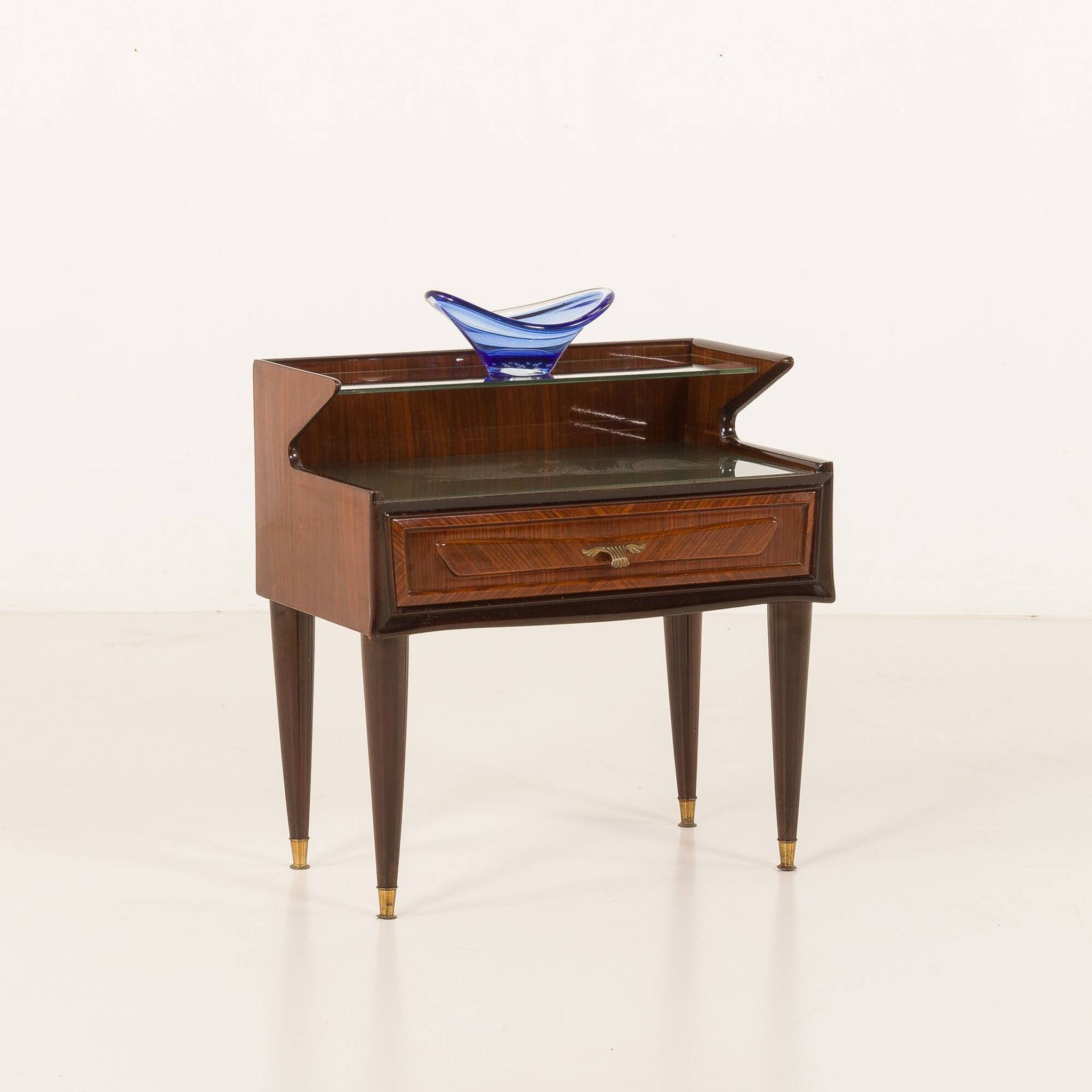 Italian mid-century side table in the style of Paolo Buffa, 1950s