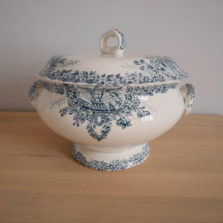 Soup or vegetable bowl St Amand iron earth model "dovecote"