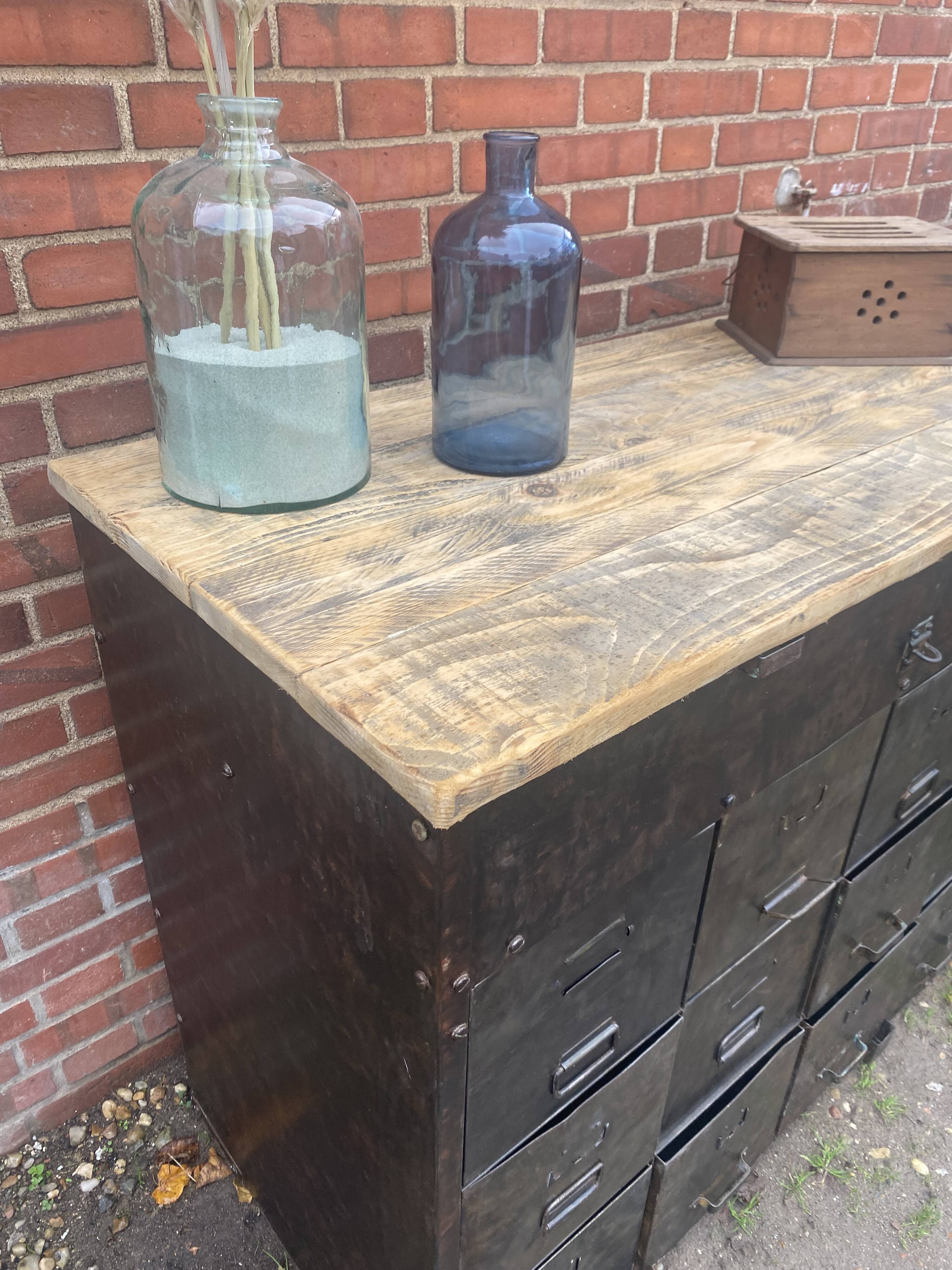 Meuble militaire 12 tiroirs industriels