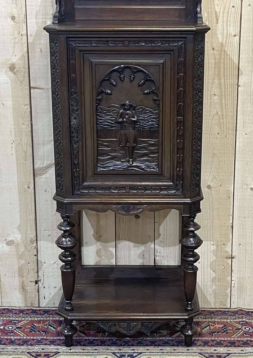 Late 19th century Breton credenza in chestnut