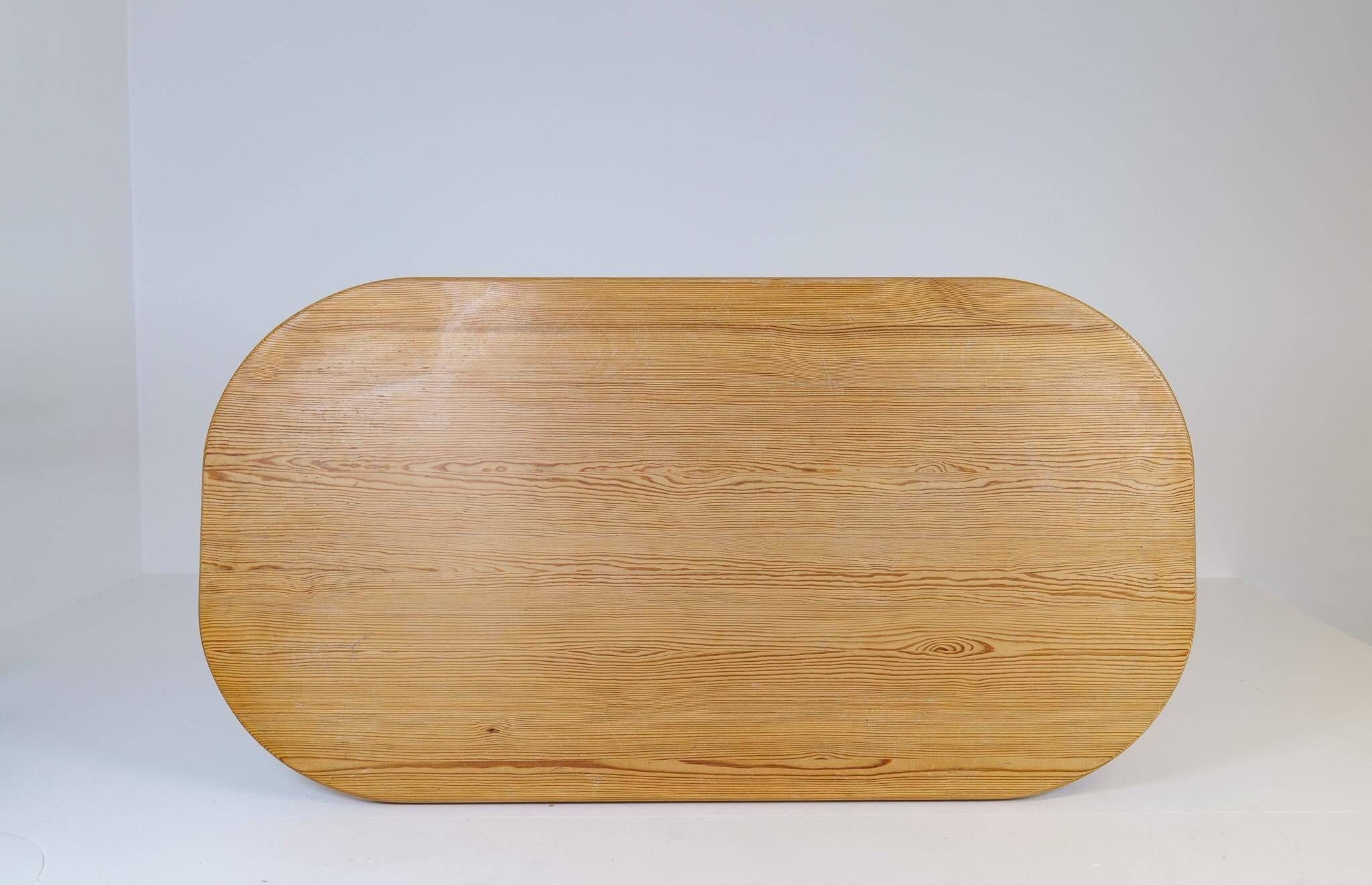 Table basse en pin du milieu du siècle par Carl Malmsten, Suède, années 1940