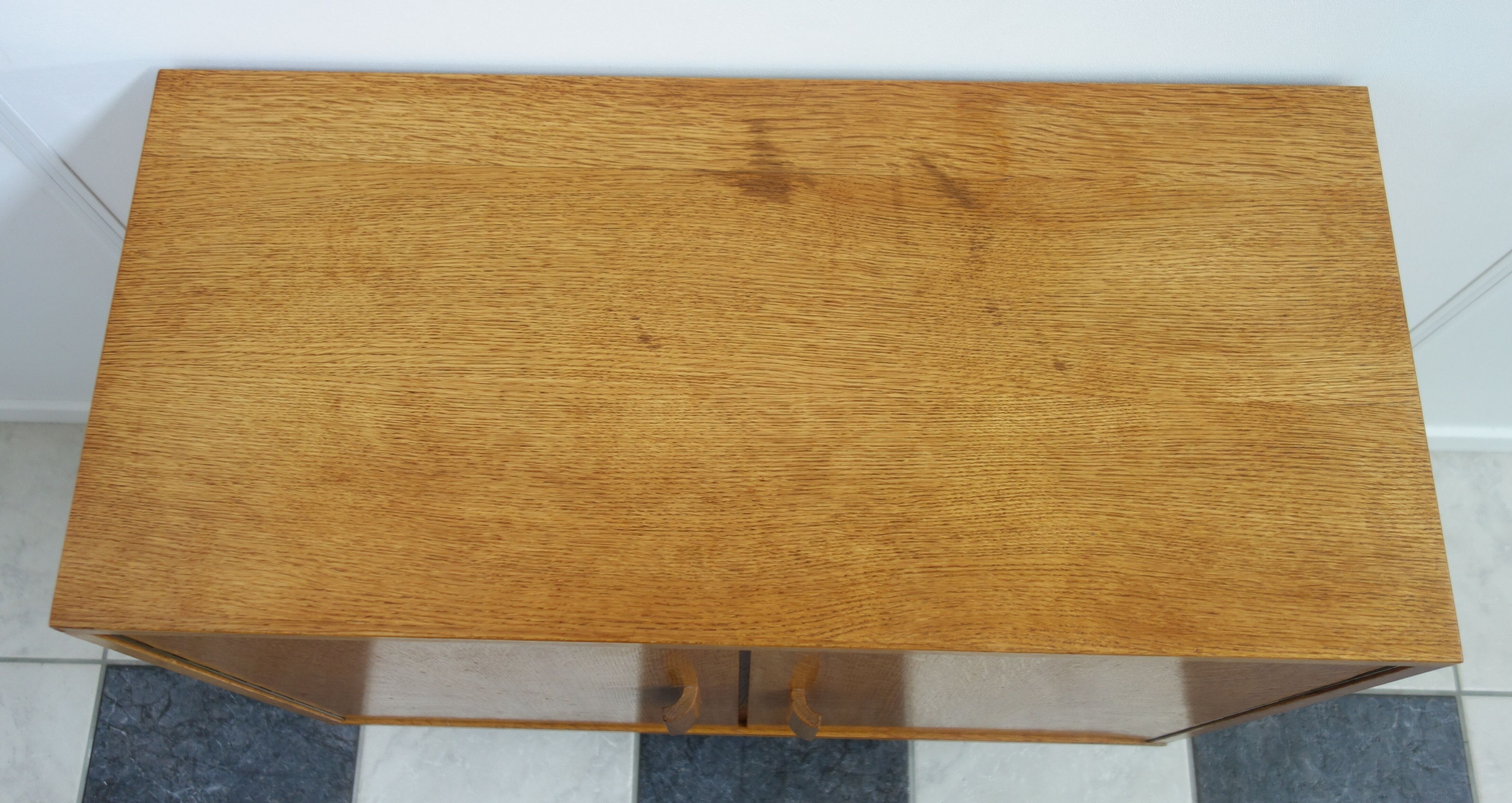Commode à deux portes années 1960