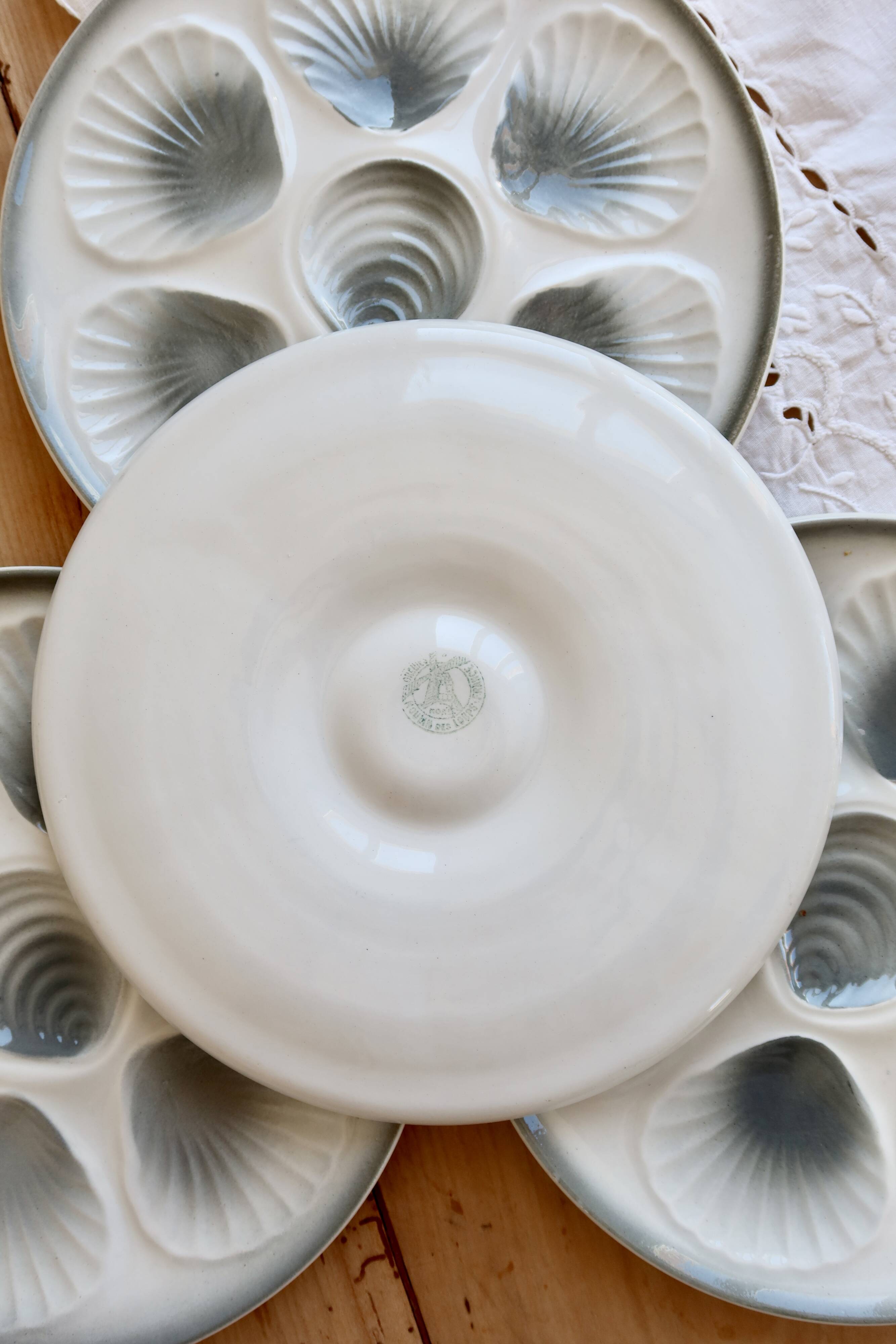 4 vintage oyster plates Moulin des Loups earthenware in blue-grey gradient