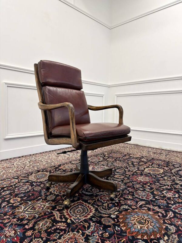 Fauteuil de bureau Chesterfield classique en cuir bordeaux