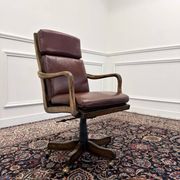 Fauteuil de bureau Chesterfield classique en cuir bordeaux