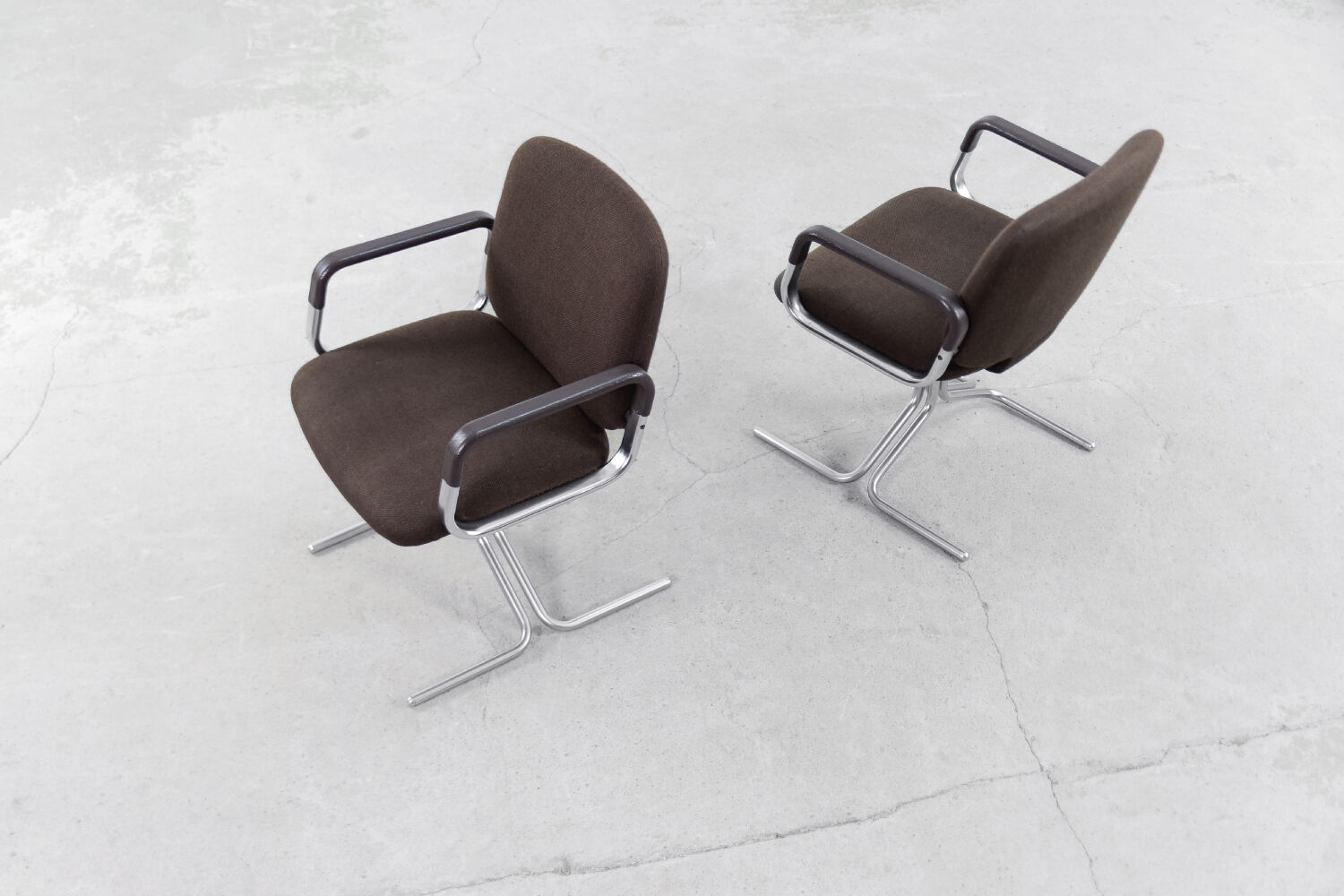 Mid-Century Modern Vintage Brown Aluminum German Chairs by Mauser, 1970s, Set of 2