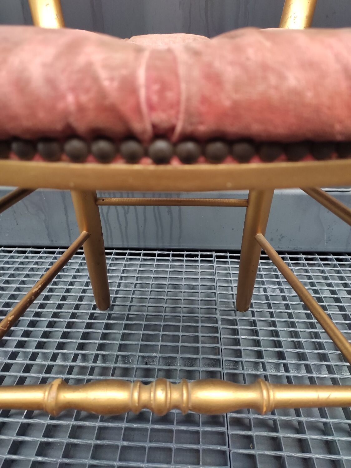 Chiavari chair in gilded wood