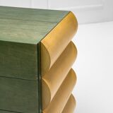 Cassettiera architettonica postmoderna in natural wood and wood tinto all'anilina, anni '80