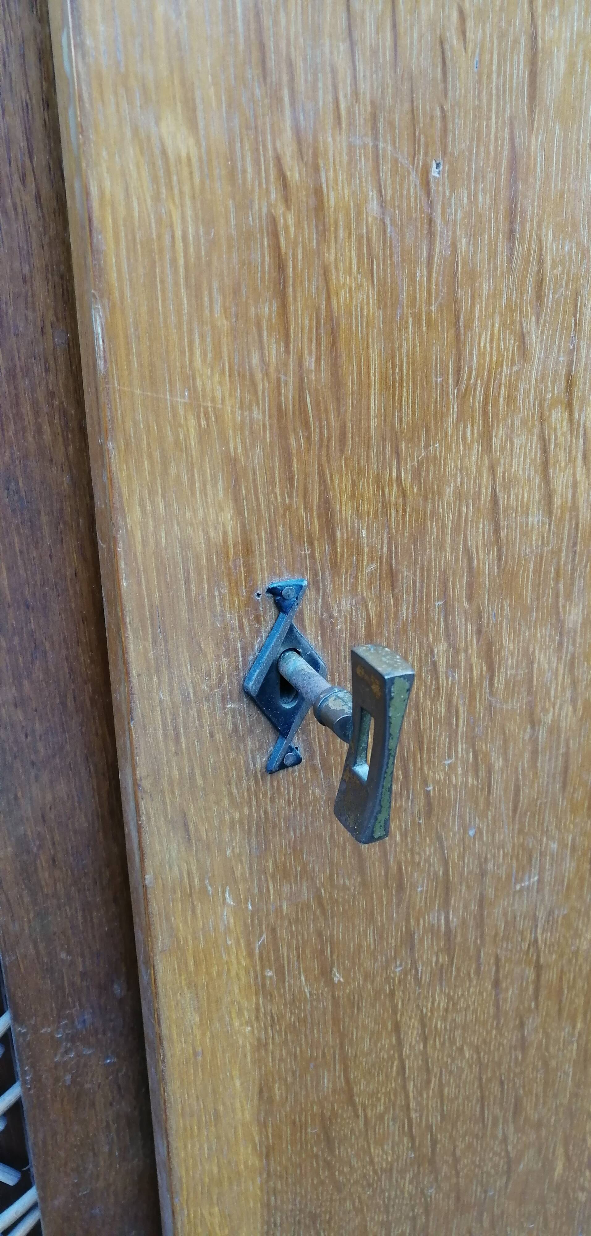 Wardrobe in China and rattan braces 60/70