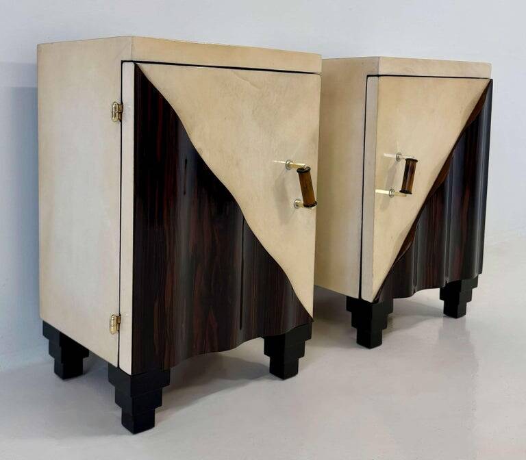 Paire de tables de nuit Art Déco italiennes attribuées à Gaetano Borsani, années 1930.