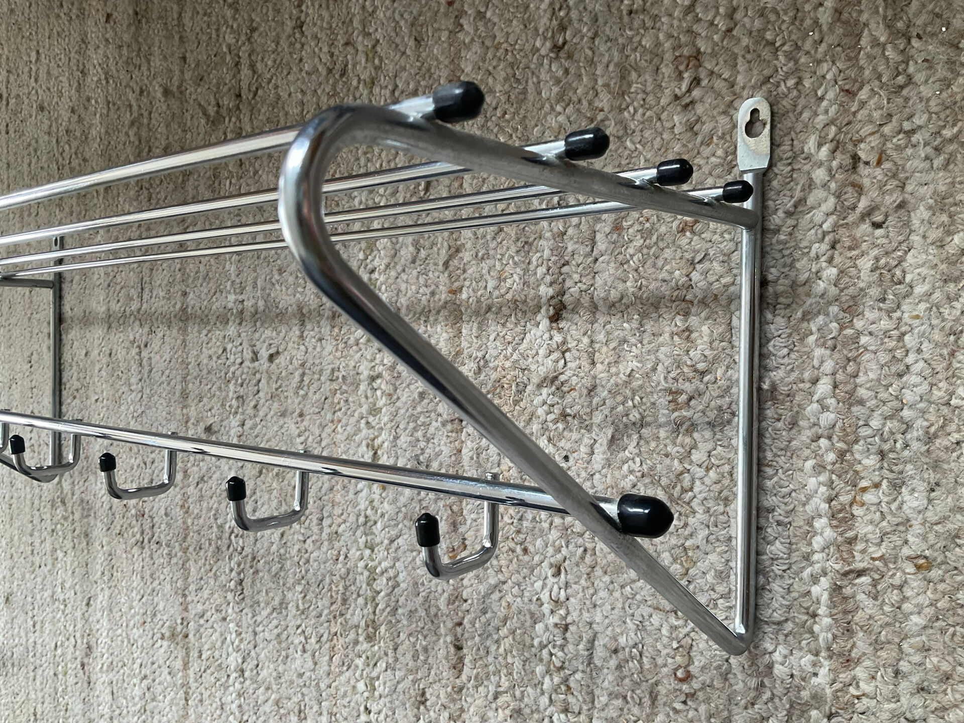 Porte manteau vestiaire mural en inox années 50-60