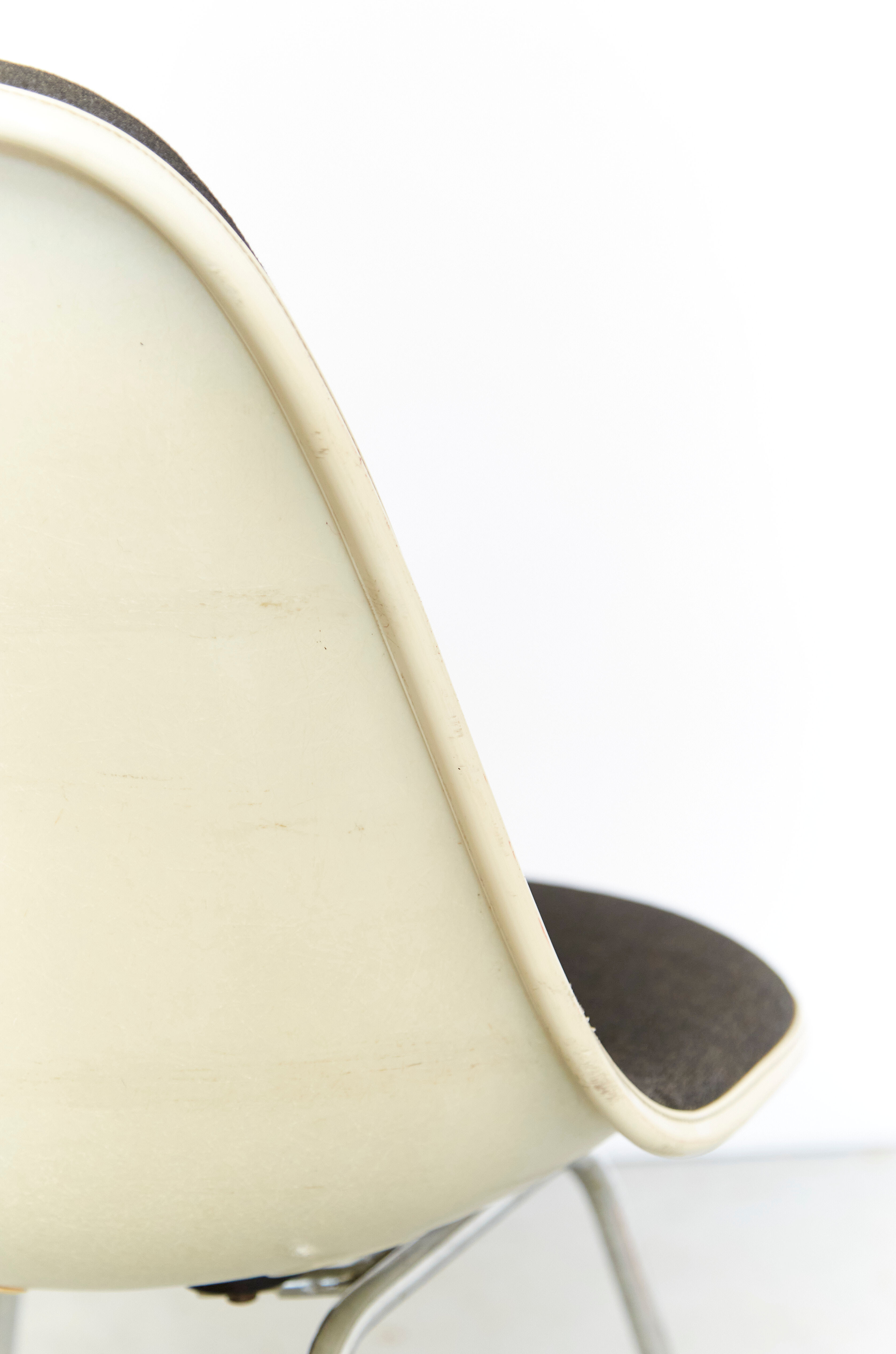 Charles & Ray Eames fiberglass sidehair DSS for Herman Miller Fehlbaum