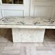 Table basse années 70-80 marqueterie de marbre tessellé -décor florale