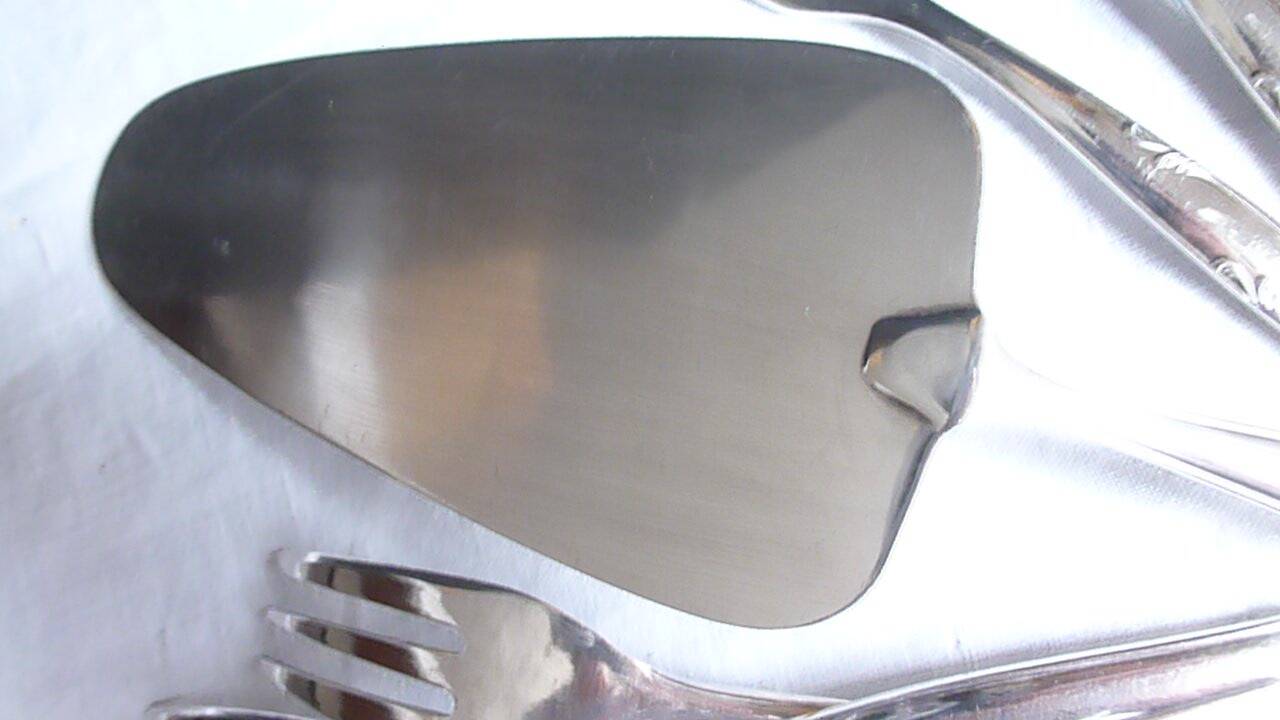 Silver-plated cake service / 12 forks and silver cake server