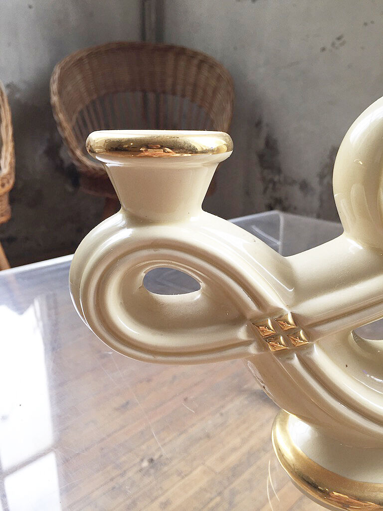 Former candlestick in white ceramic