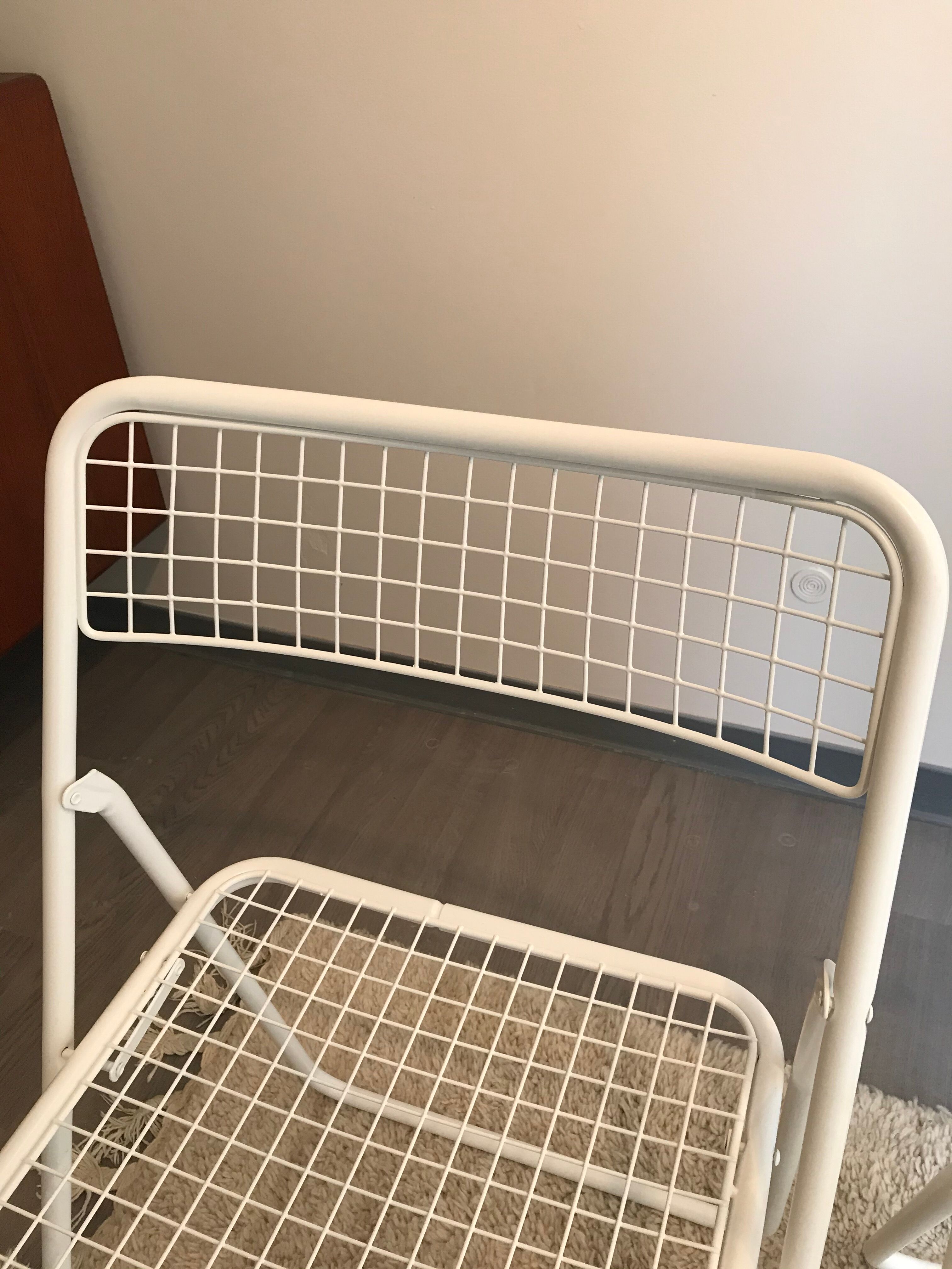 White folding chairs