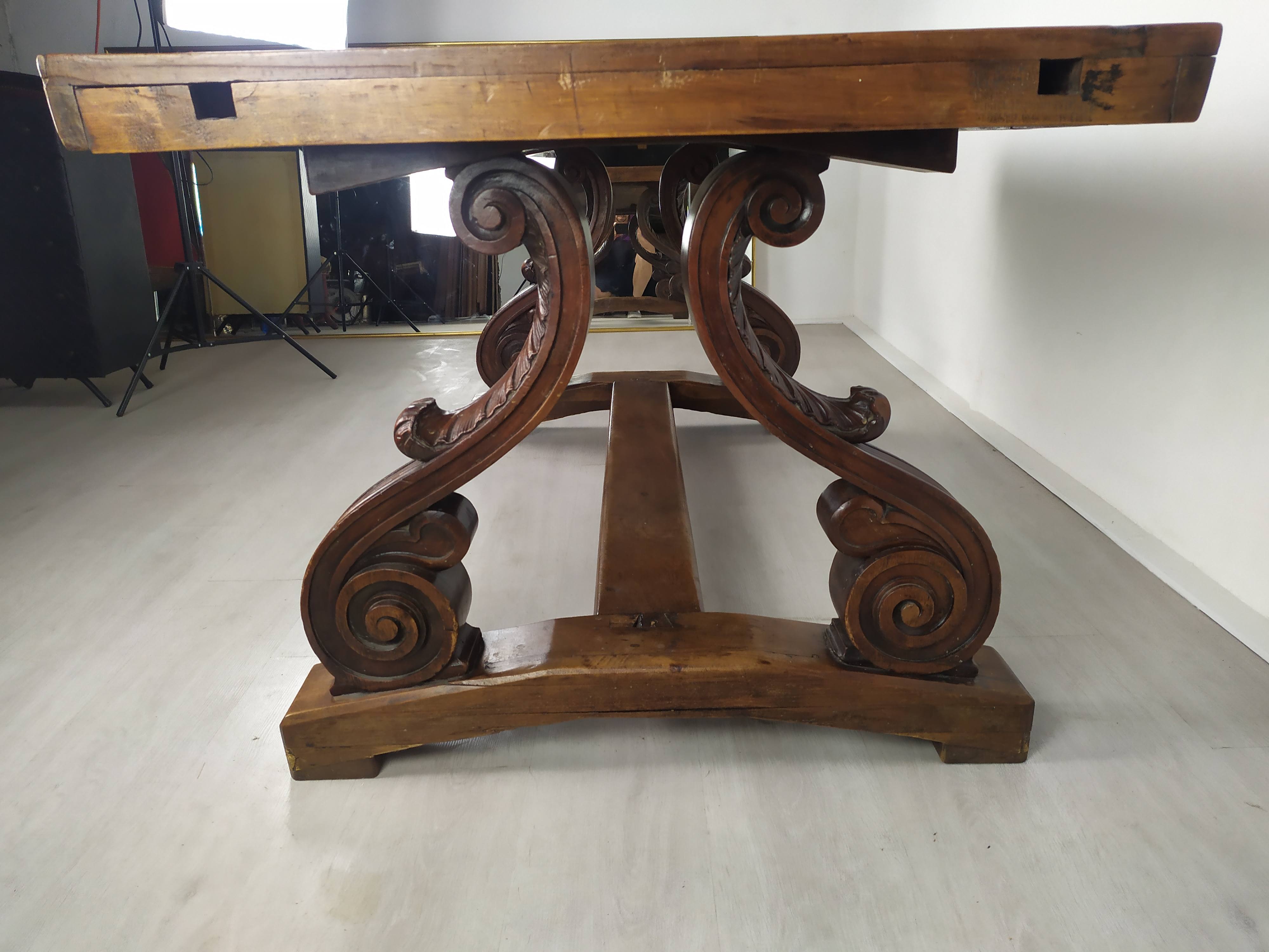 Spanish renaissance table