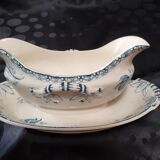 Gravy boat