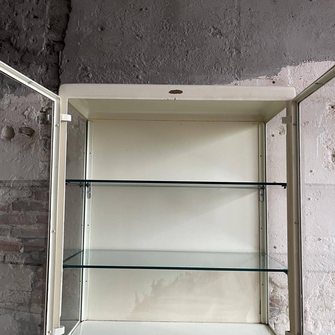 Armoire médicale - style industriel