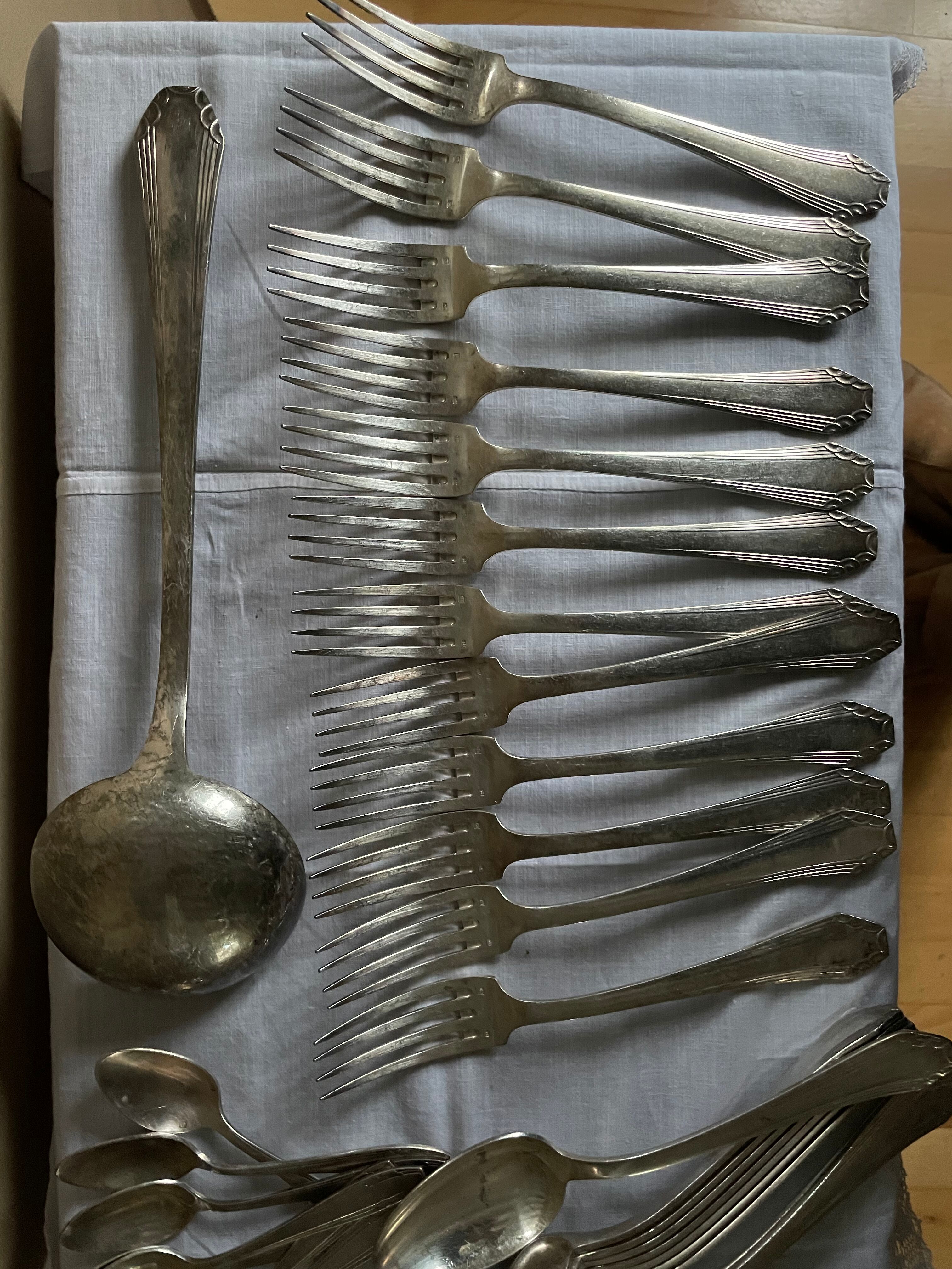 Silver metal housewife 2 punches