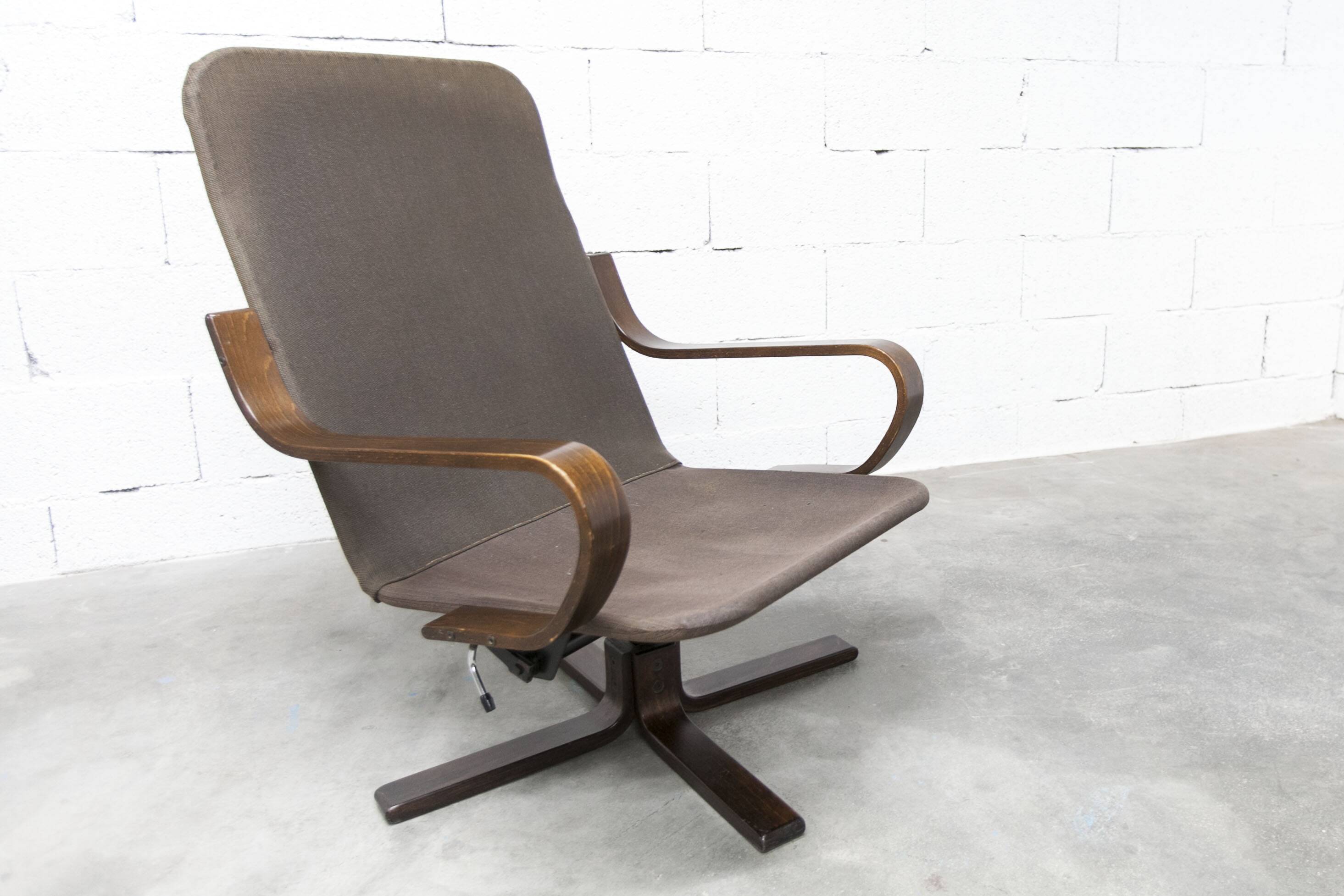 Scandinavian armchair 1970 curved laminated wood leather seat