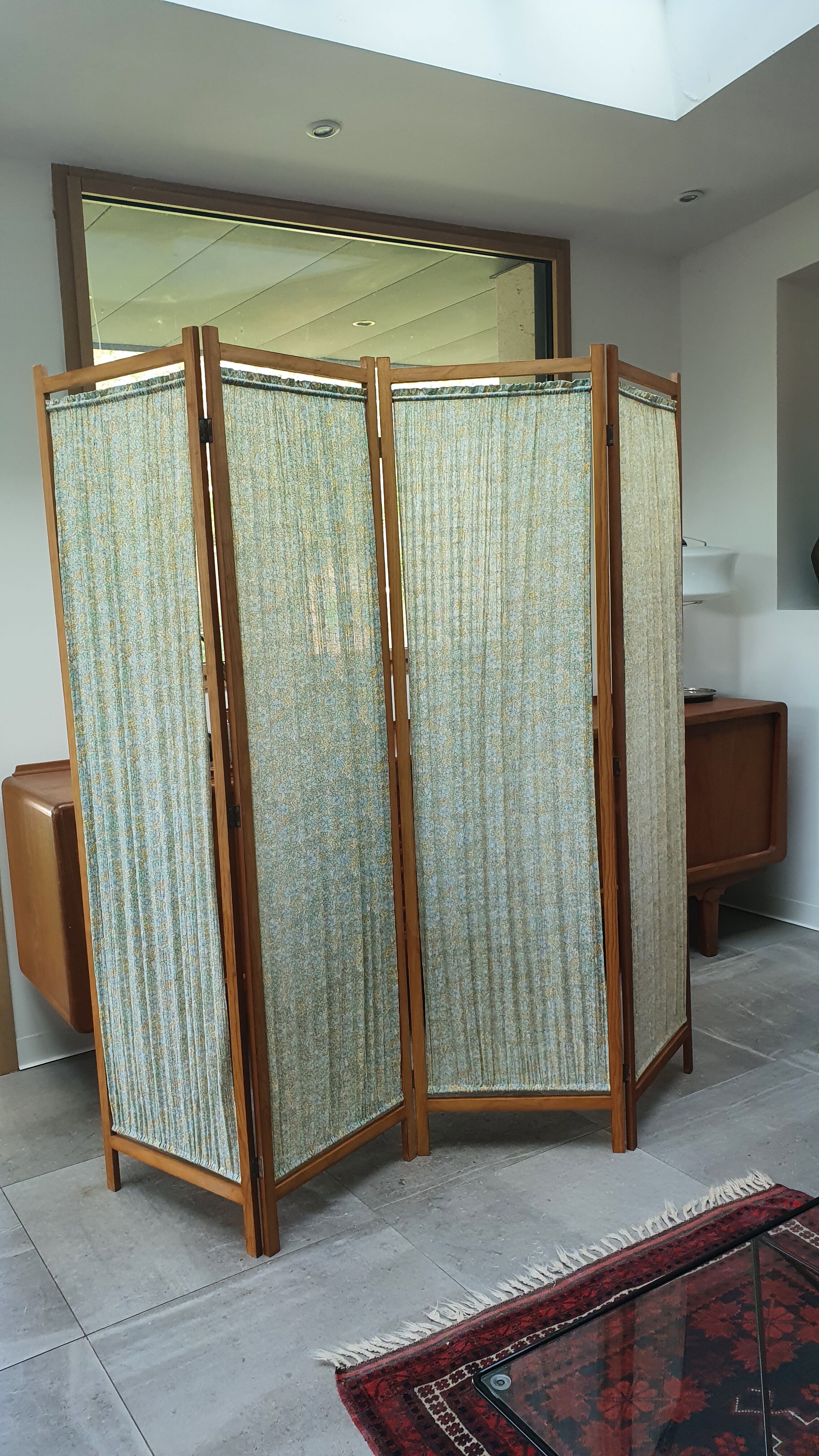 Vintage floral screen