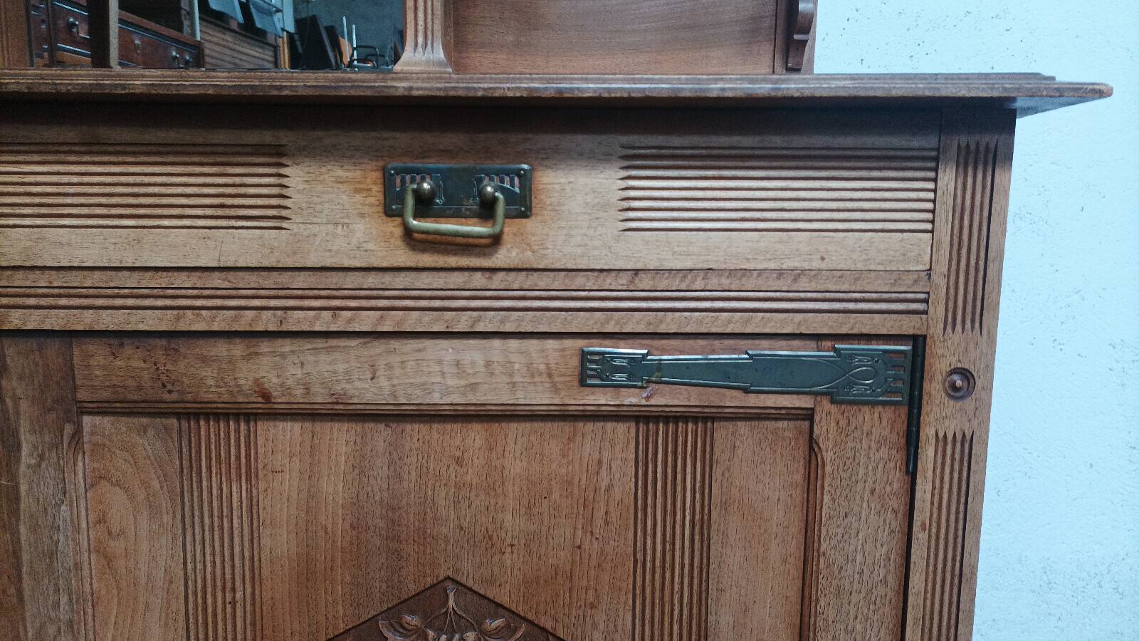 Art Nouveau Art Deco buffet in blonde walnut