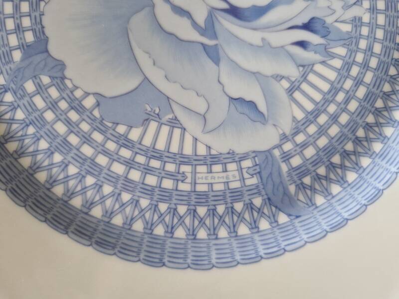 Limoges porcelain for Hermès, Paris - Set of 4 flat plates - Les Pivoines