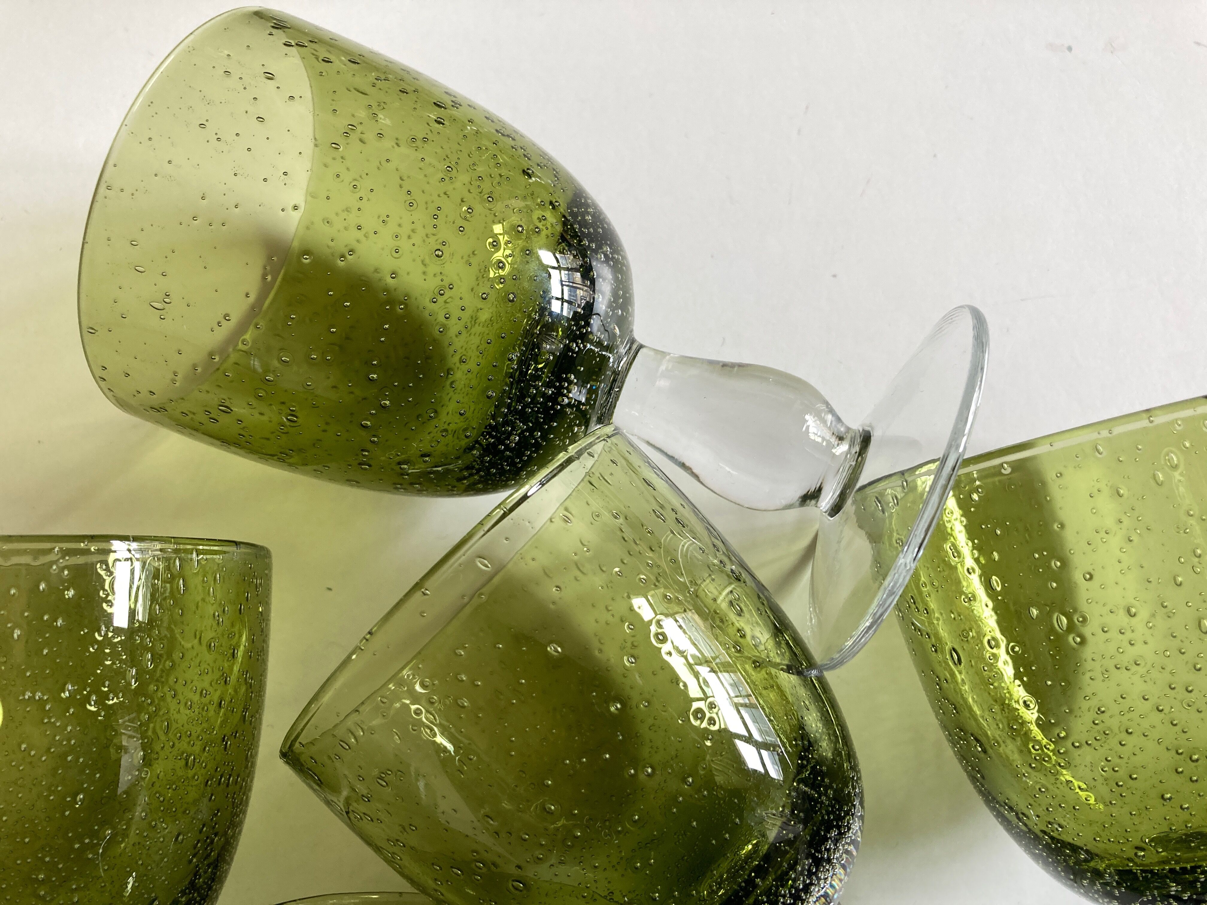 Set de 6 verres 1970 en verre bullé vert
