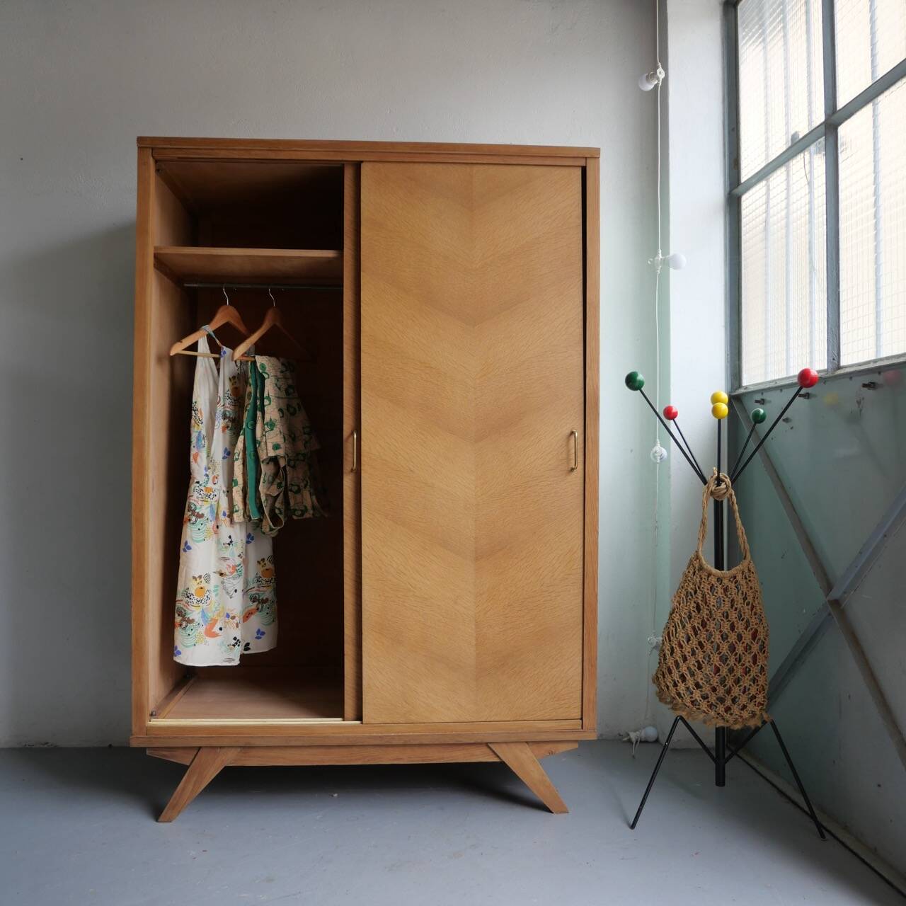 Armoire vintage portes coulissantes