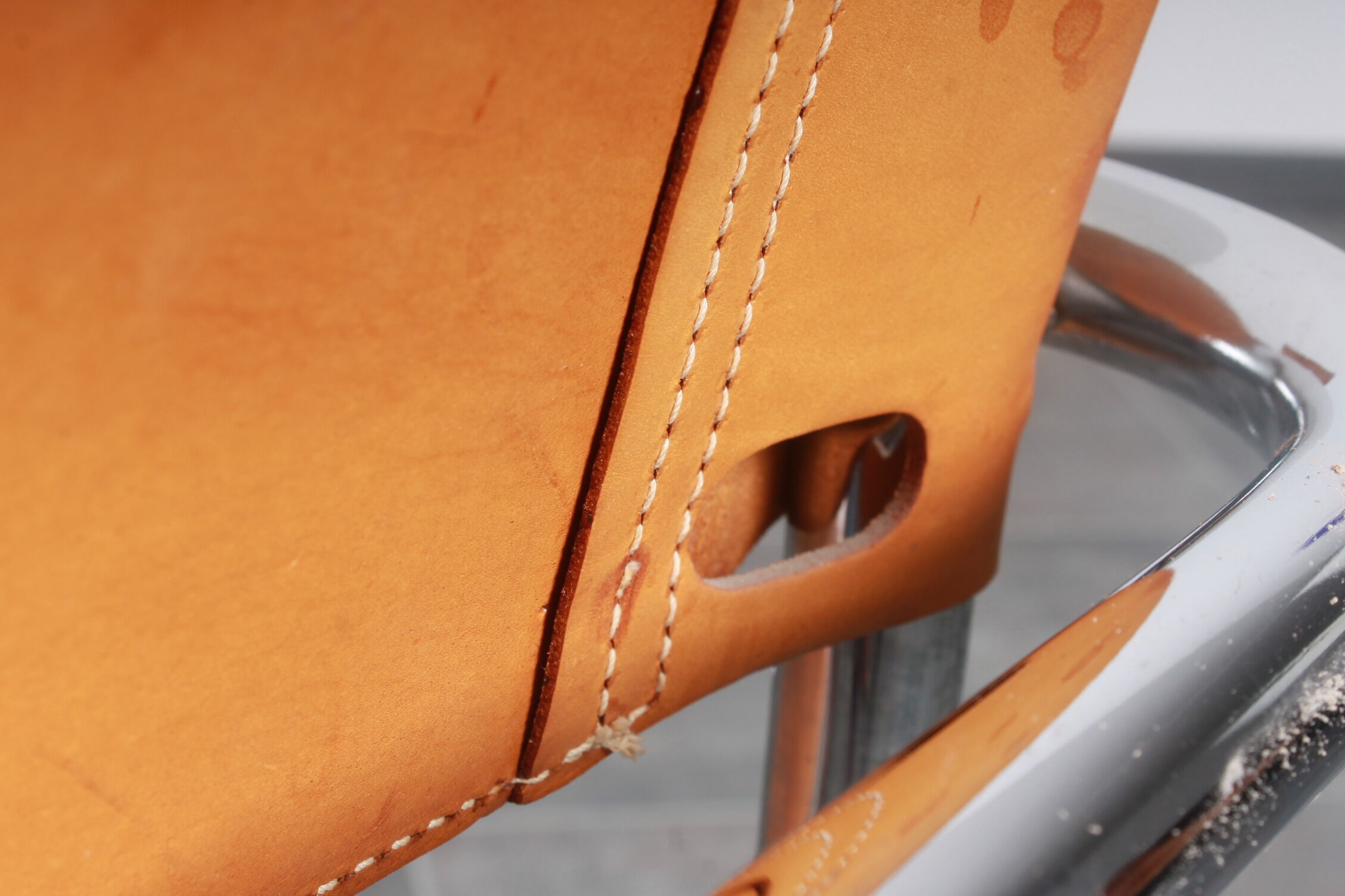 Fauteuil en cuir cognac