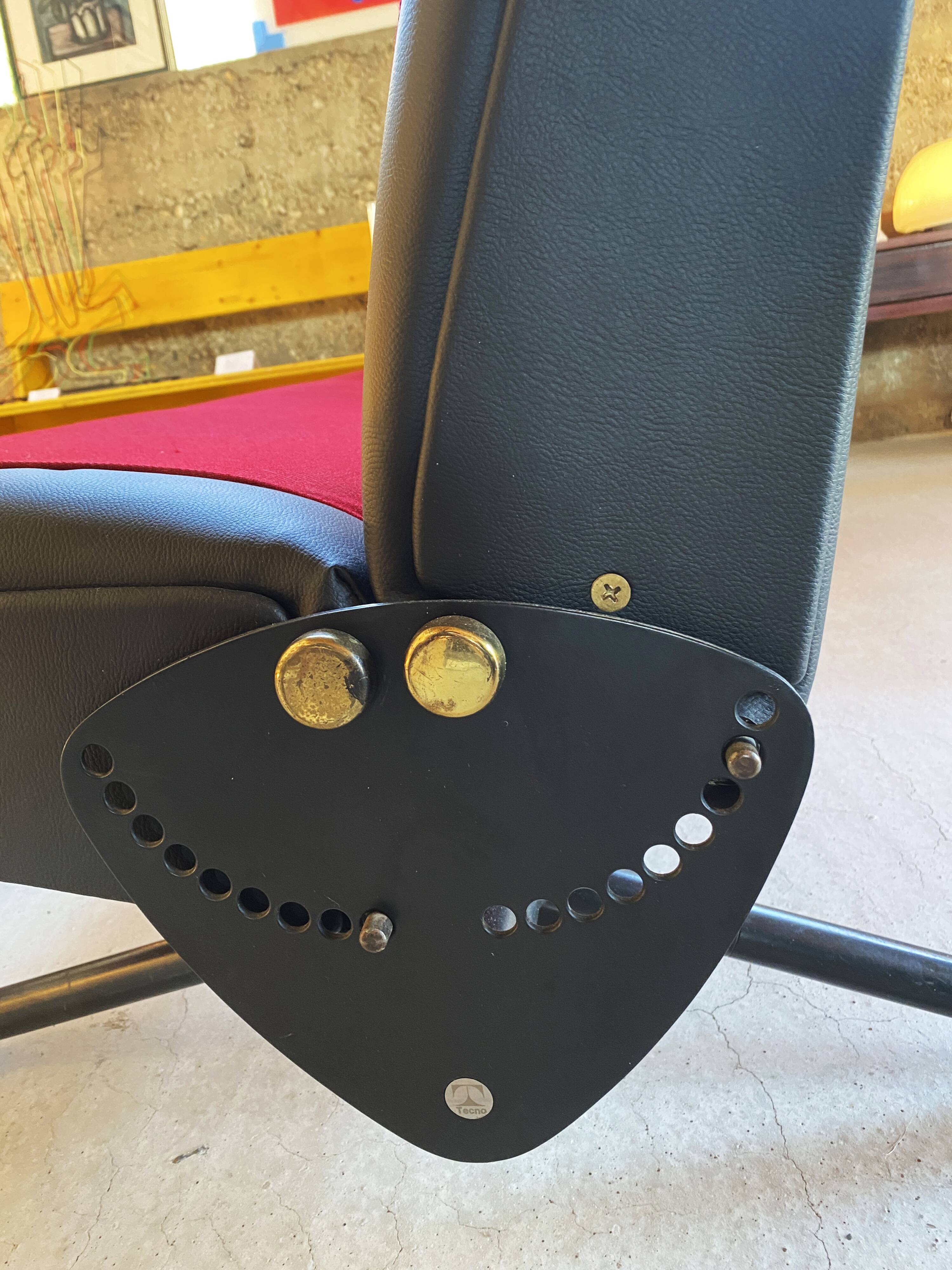 Osvaldo Borsani D70 Tecno sofa, 1960 Limited edition