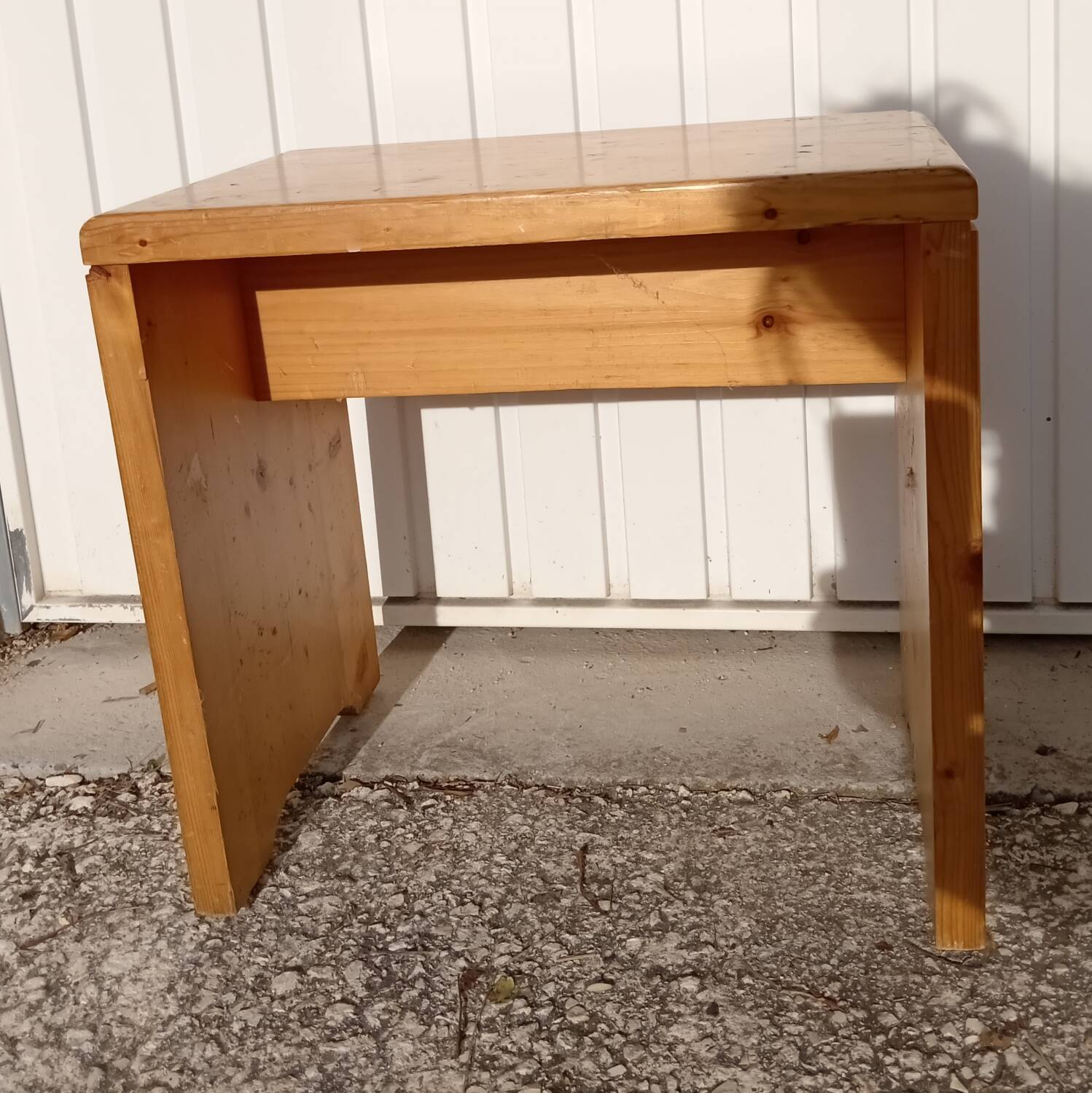 Perriand stool