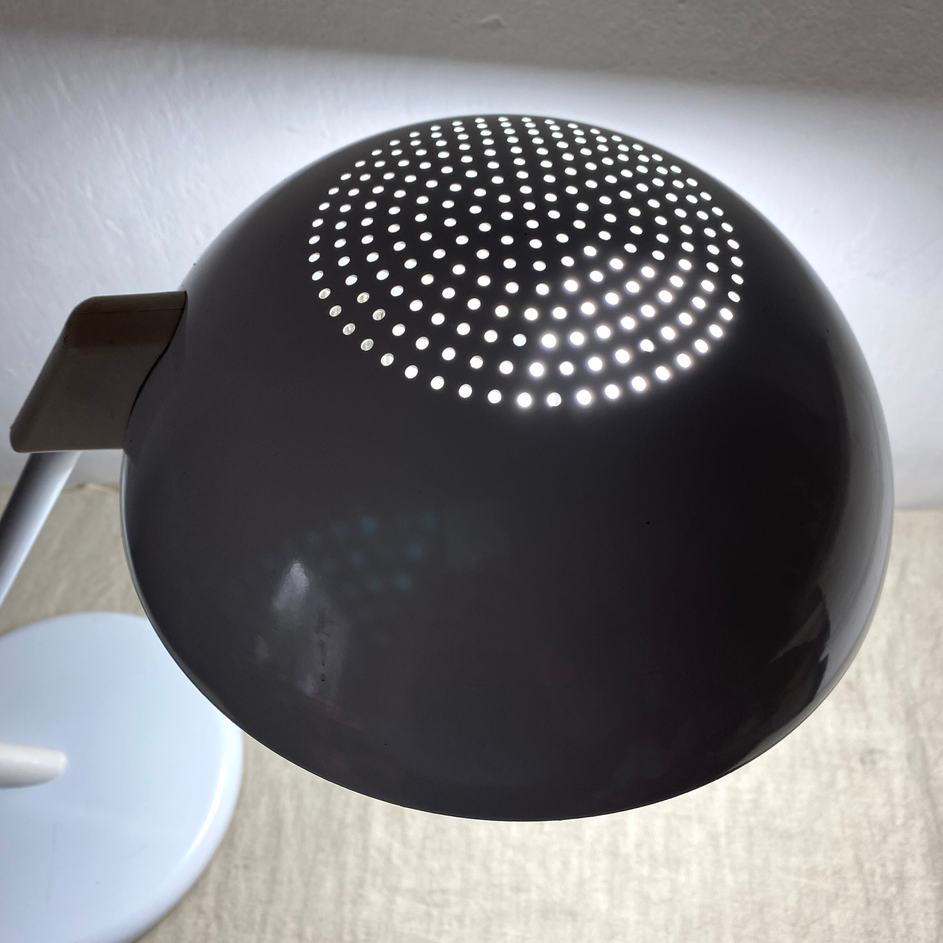 Seneca 80s desk lamp