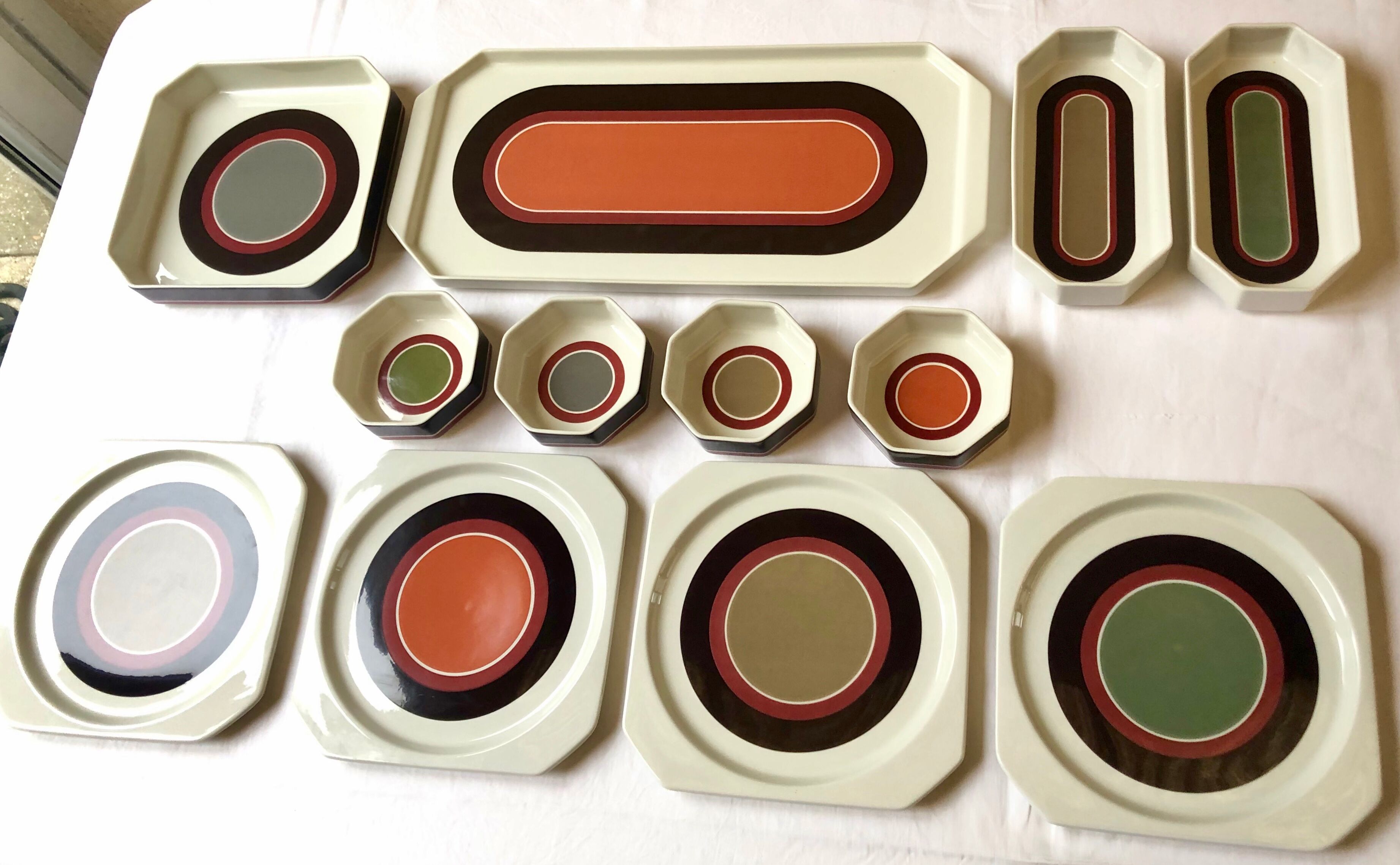 Serving dessert 12 pieces porcelain & Villeroy Boch Avant-garde design modernist vintage 70