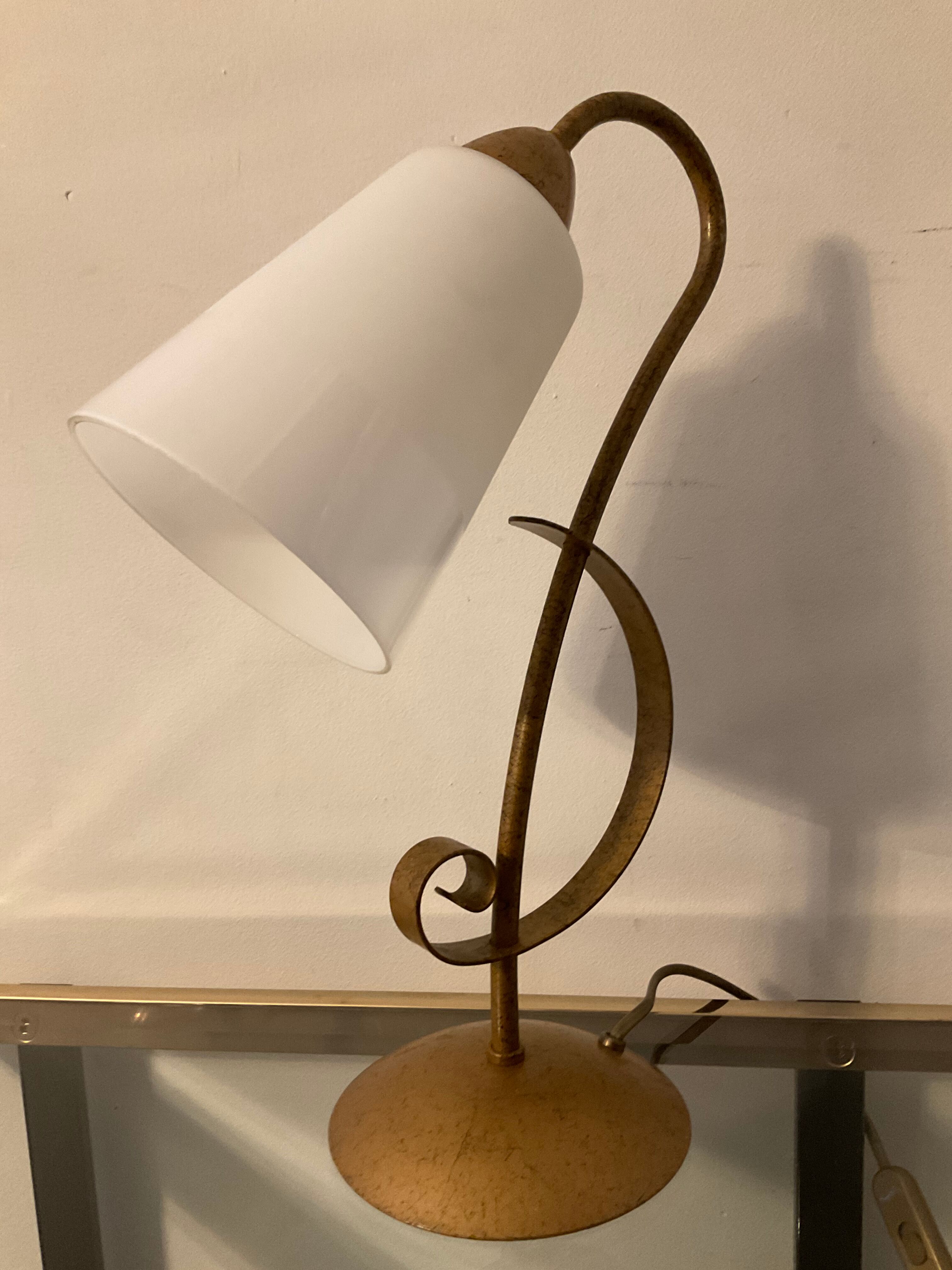 Vintage lamp in wrought iron and opaline