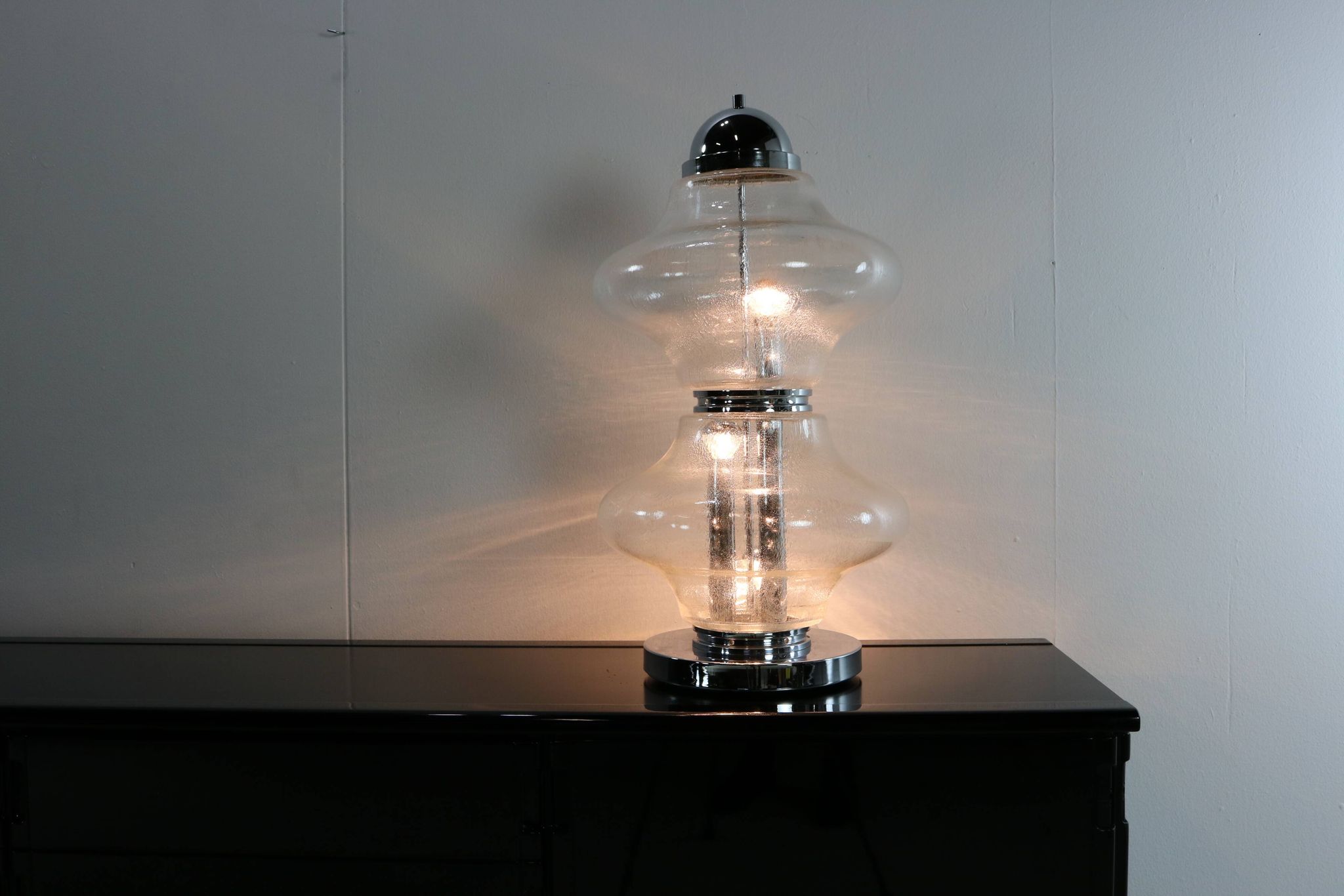 Lampe de table en verre design des années 60 italienne