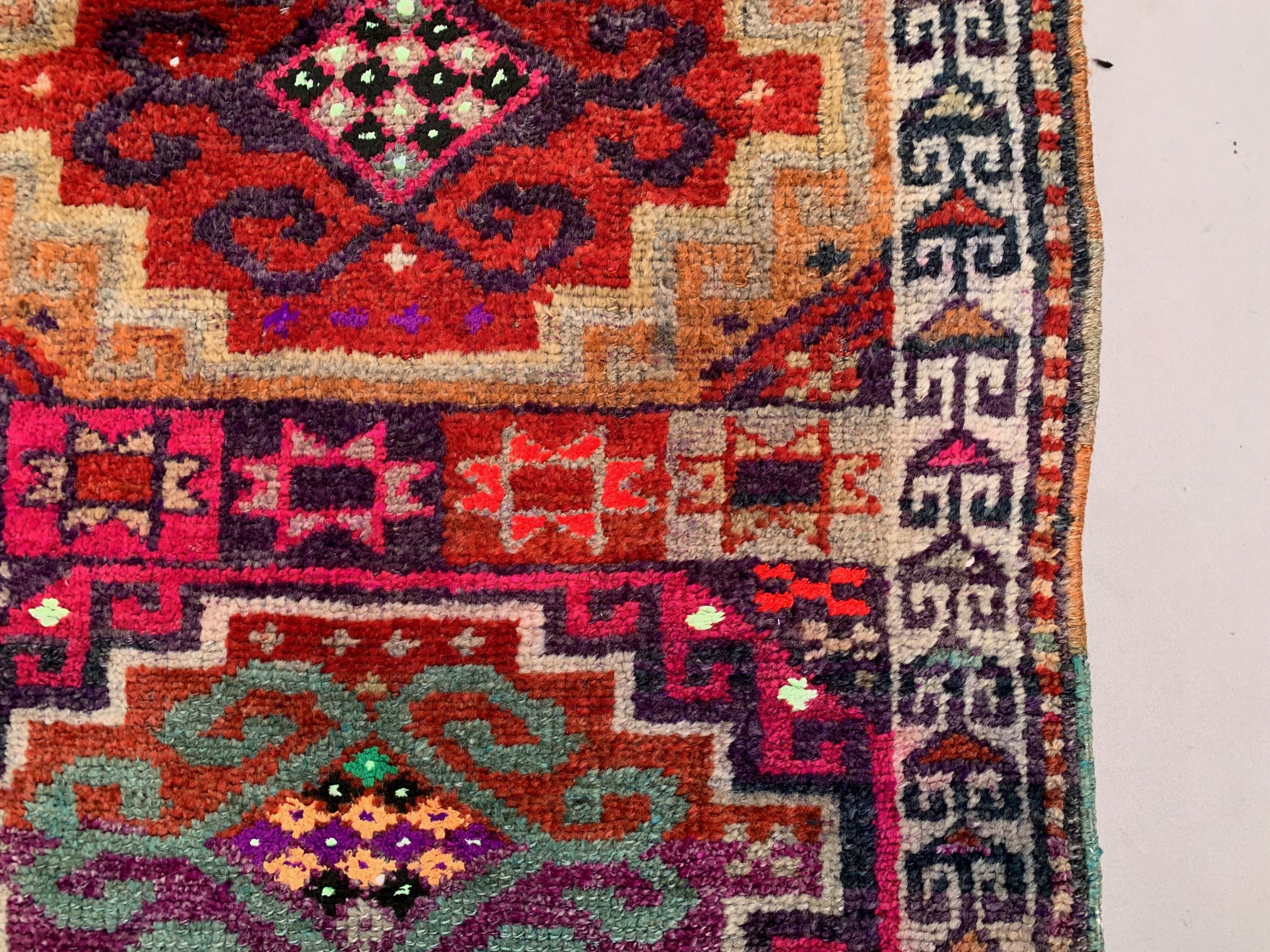 Vintage turkish tribal runner 305x83 cm veg dye wool rug tribal, handmade