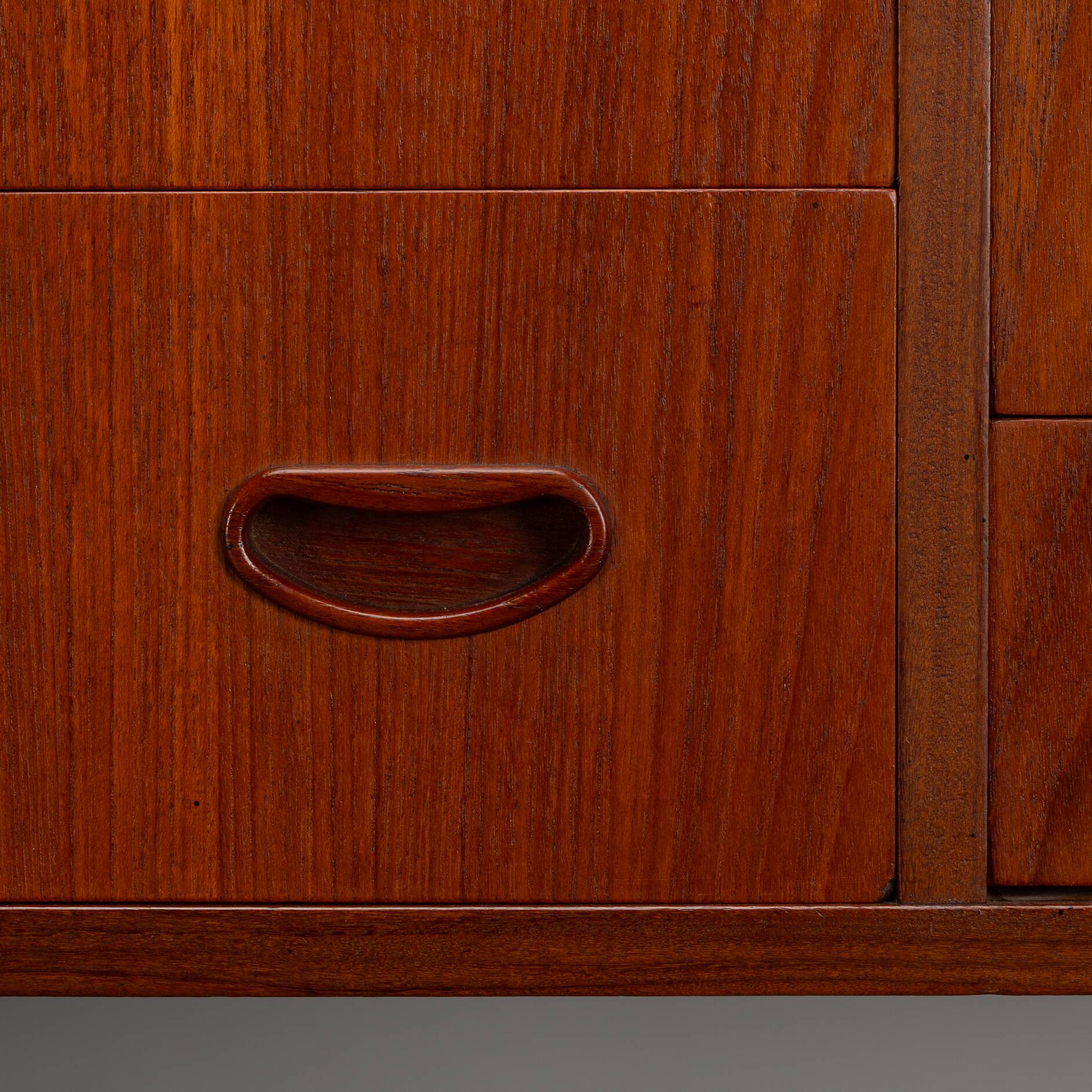 Vintage vanity dressing table