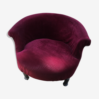 Rounded armchair