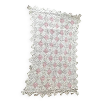 Couvre lit 1 personne en crochet rose et blanc