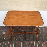 Side table in rattan and wooden tray