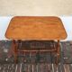 Table d'appoint en rotin et plateau en bois