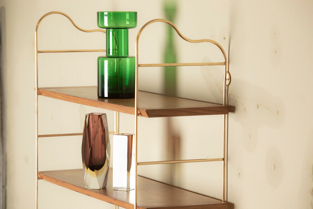 Modular shelves gilded thong