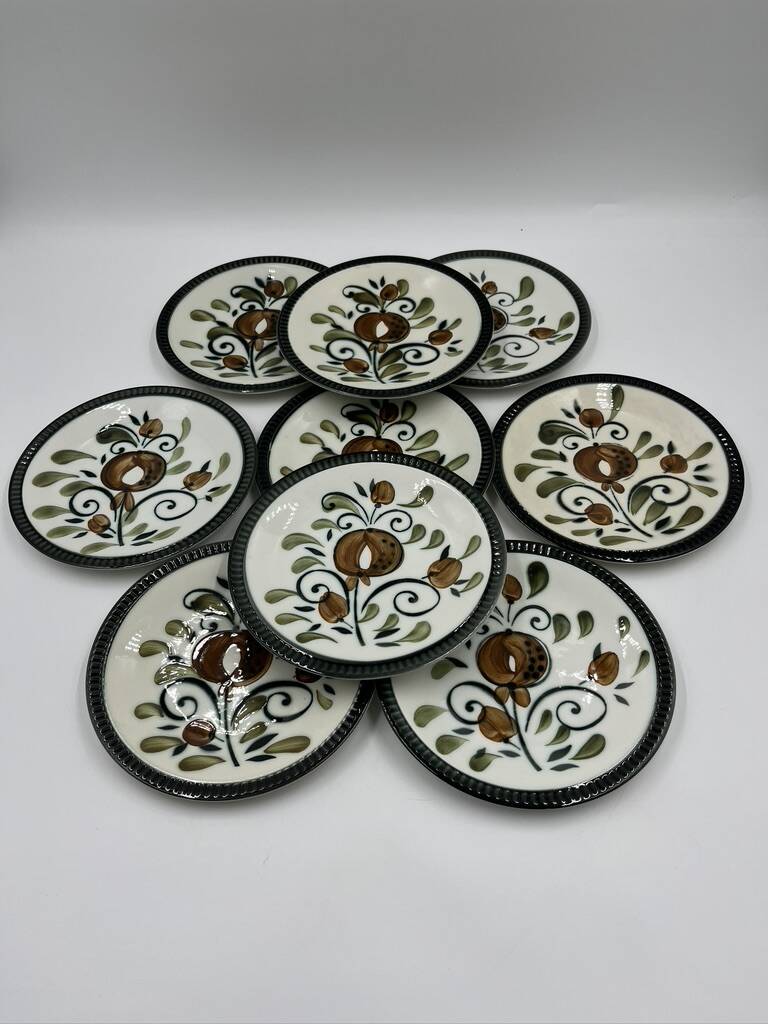 Set of 9 Boch Argenteuil dessert plates