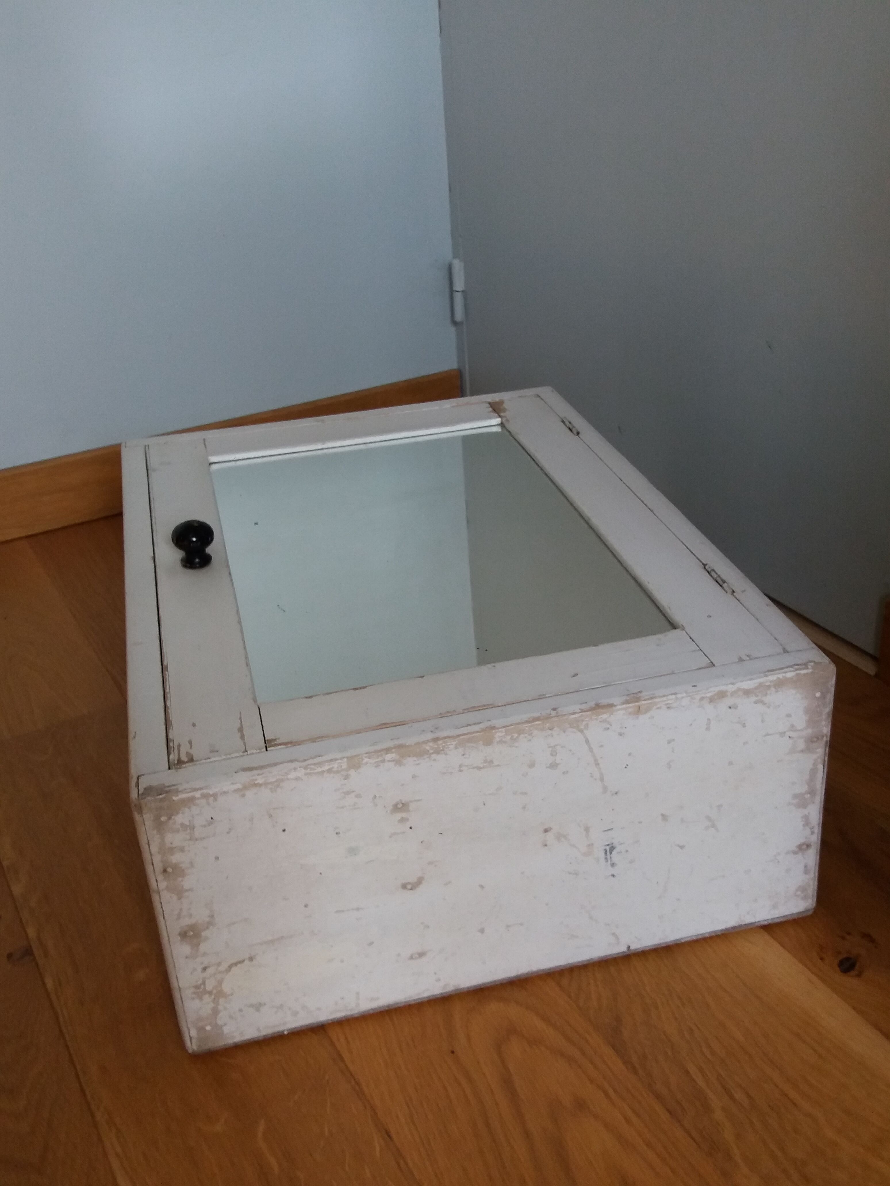 Armoire à pharmacie ou de toilette avec miroir